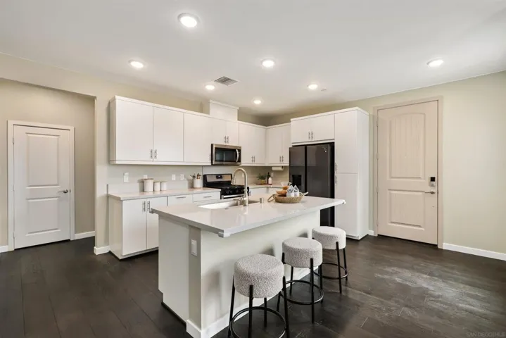 879 Blackstone Dr, San Marcos, California 92078
