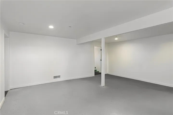 Downstairs bonus rm/shop