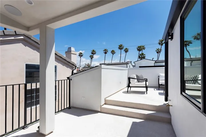 430 1/2 Fernleaf, Corona Del Mar, California 92625