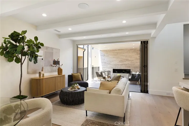 430 1/2 Fernleaf, Corona Del Mar, California 92625