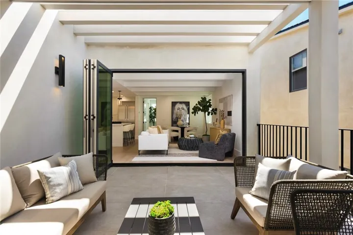 430 1/2 Fernleaf, Corona Del Mar, California 92625