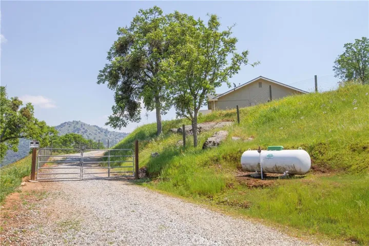 47463 Creekside, Squaw Valley, California 93675