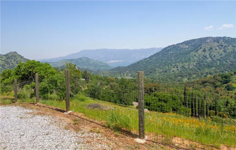 47463 Creekside, Squaw Valley, California 93675