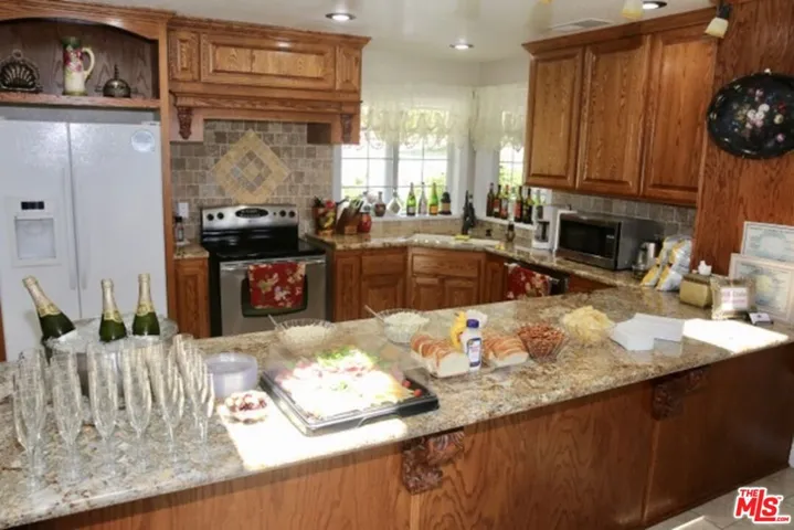 24492 Bear Valley, Tehachapi, California 93561