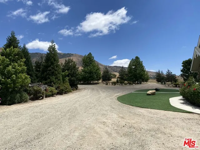 24492 Bear Valley, Tehachapi, California 93561