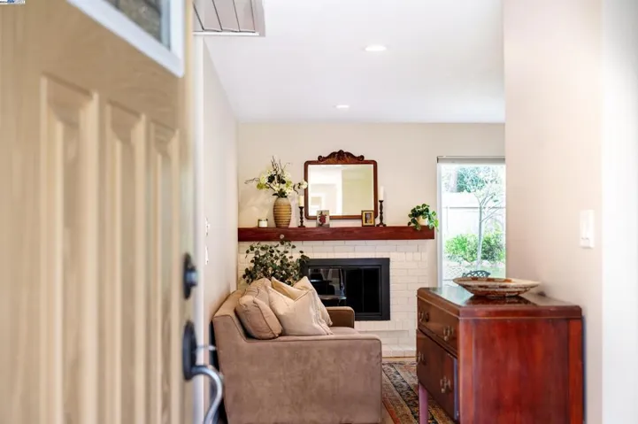 8151 Bonnie Oak Way, Citrus Heights, California 95610