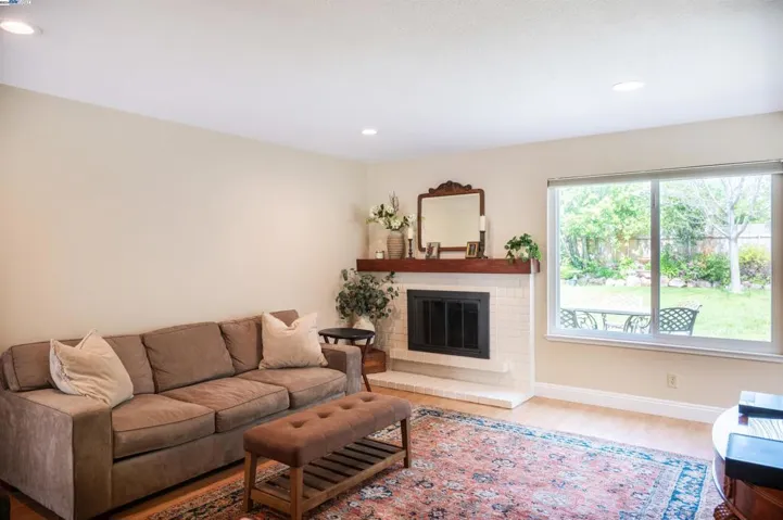 8151 Bonnie Oak Way, Citrus Heights, California 95610
