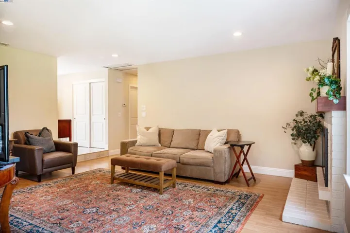 8151 Bonnie Oak Way, Citrus Heights, California 95610