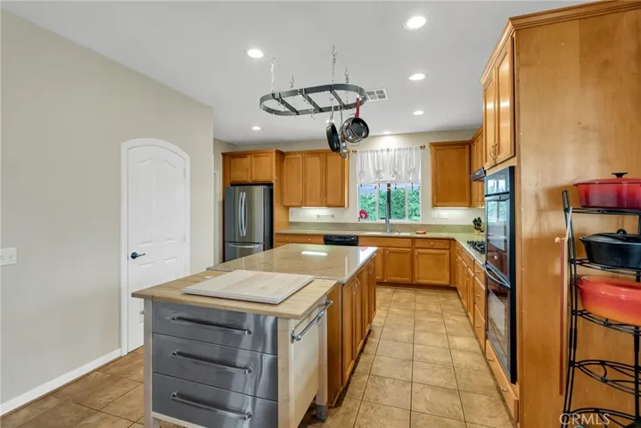 6729 N Ofelia Drive, San Bernardino, California 92407