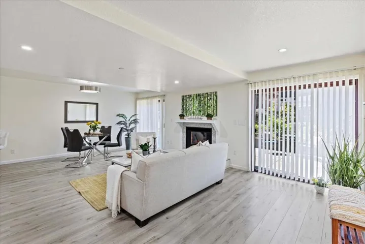 4159 El Camino Way C, Palo Alto, California 94306