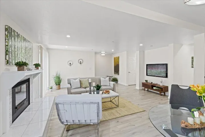 4159 El Camino Way C, Palo Alto, California 94306