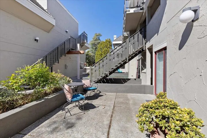 4159 El Camino Way C, Palo Alto, California 94306