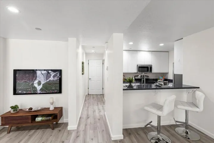 4159 El Camino Way C, Palo Alto, California 94306