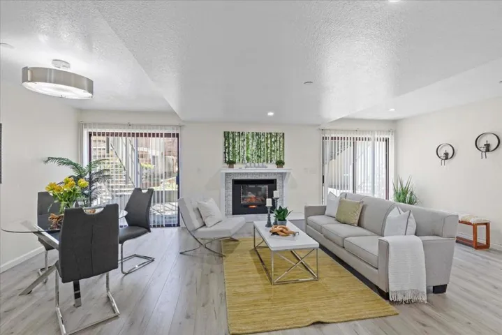 4159 El Camino Way C, Palo Alto, California 94306