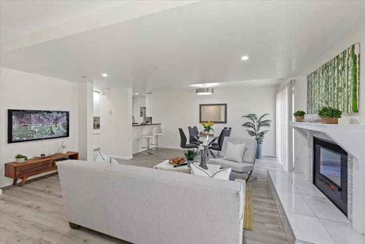 4159 El Camino Way C, Palo Alto, California 94306