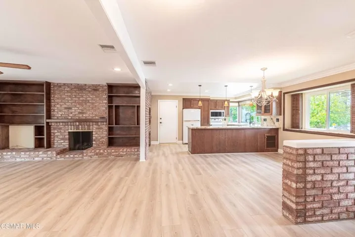 2363GoldsmithAve 7