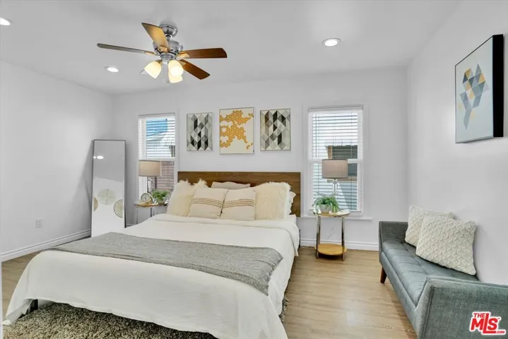 6301 S Harcourt, Los Angeles, California 90043