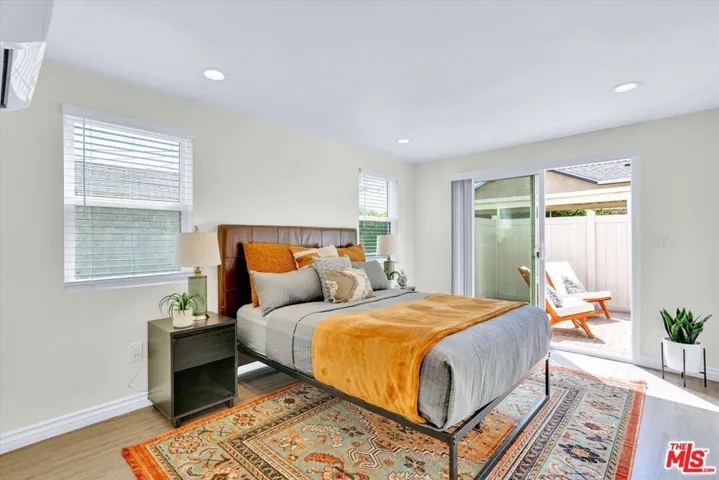 6301 S Harcourt, Los Angeles, California 90043