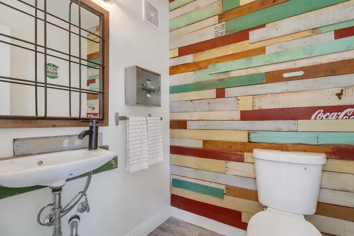 powder room