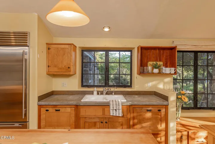 4239 Grand Avenue East End Ojai Home for