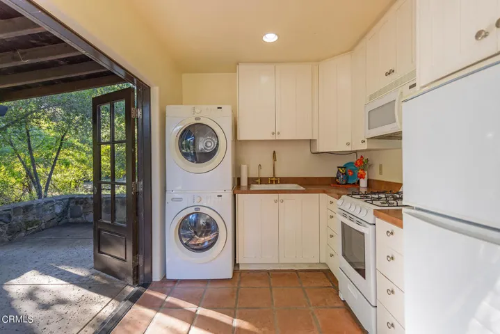 4239 Grand Avenue East End Ojai Home for
