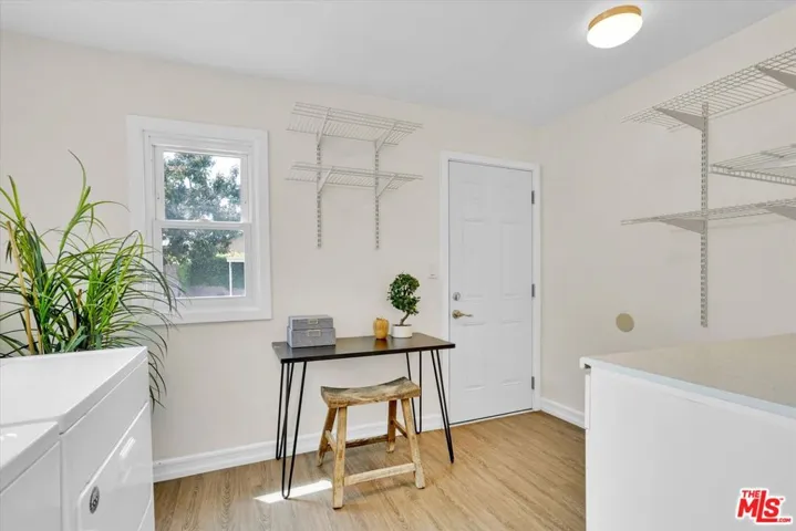 6301 S Harcourt Avenue, Los Angeles, California 90043