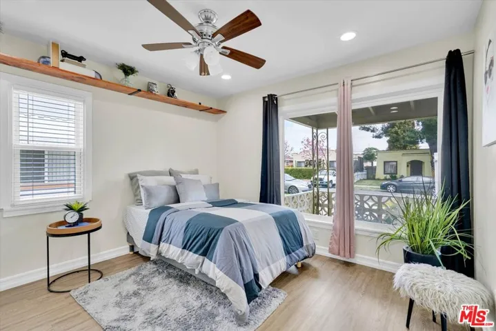6301 S Harcourt Avenue, Los Angeles, California 90043