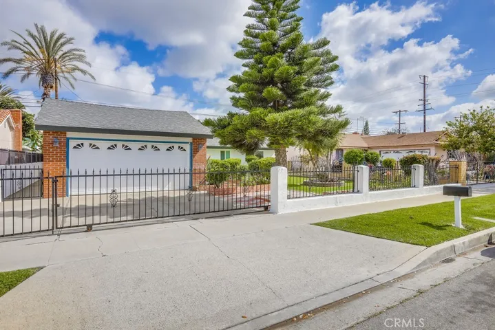 4517 Roosevelt Ave, Santa Ana
