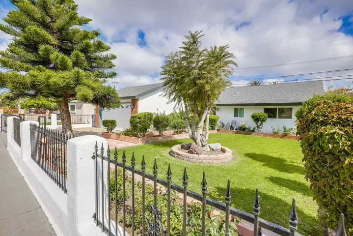 4517 Roosevelt Avenue, Santa Ana, California 92703