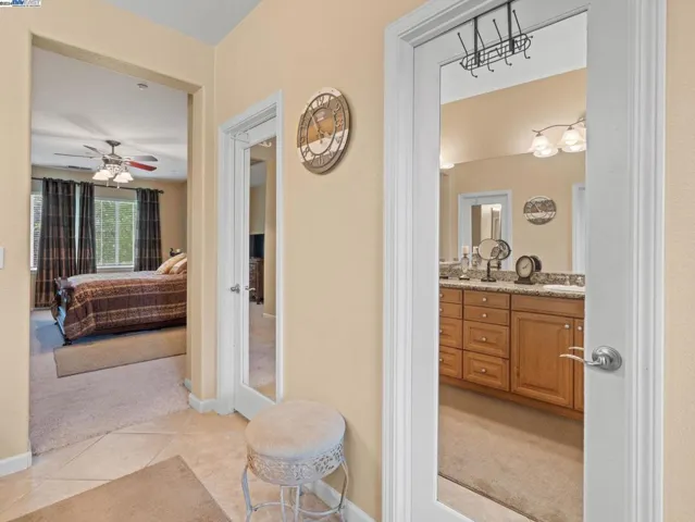 Master Bedroom / Bathroom