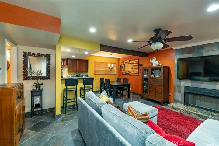 521 W Duarte Road G, Monrovia, California 91016