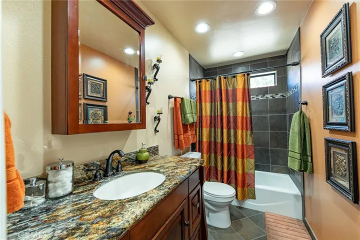 521 W Duarte Road G, Monrovia, California 91016