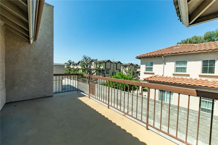 521 W Duarte Road G, Monrovia, California 91016