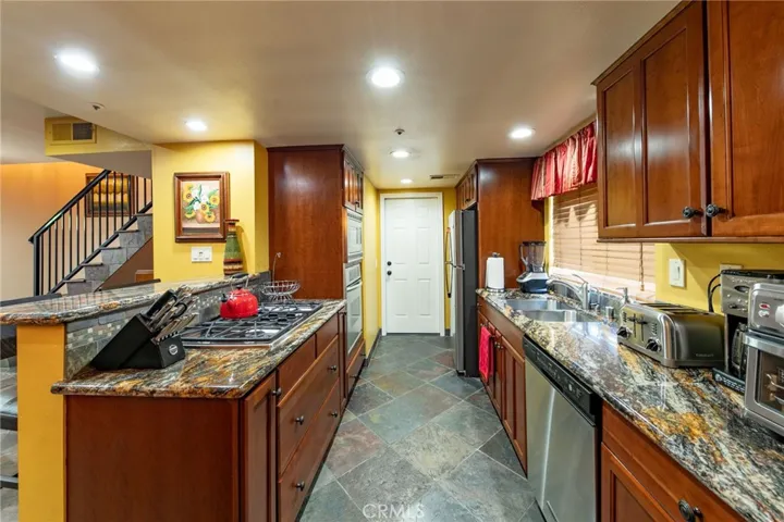521 W Duarte Road G, Monrovia, California 91016