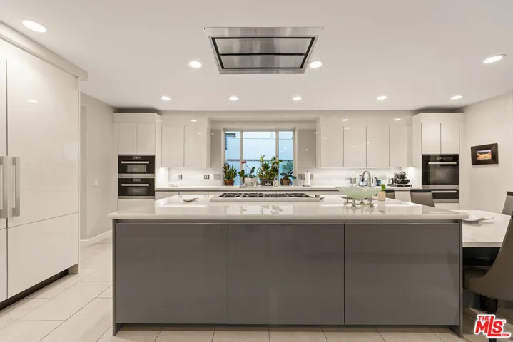 2822 Motor Avenue, Los Angeles, California 90064