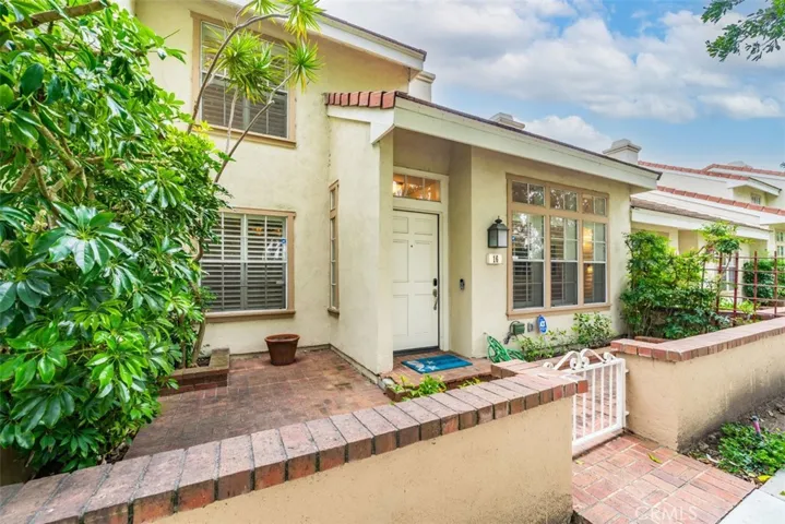 16 Georgetown 8, Irvine, California 92612
