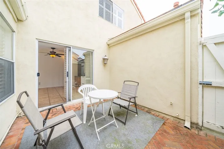16 Georgetown 8, Irvine, California 92612