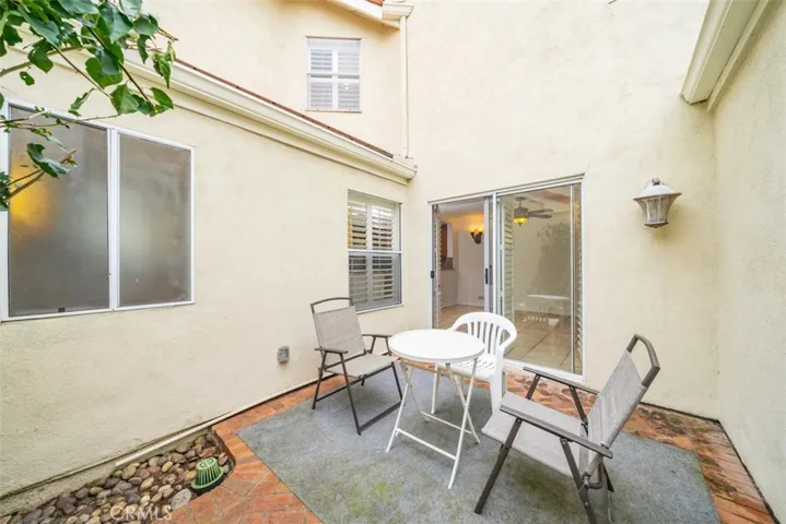 16 Georgetown 8, Irvine, California 92612