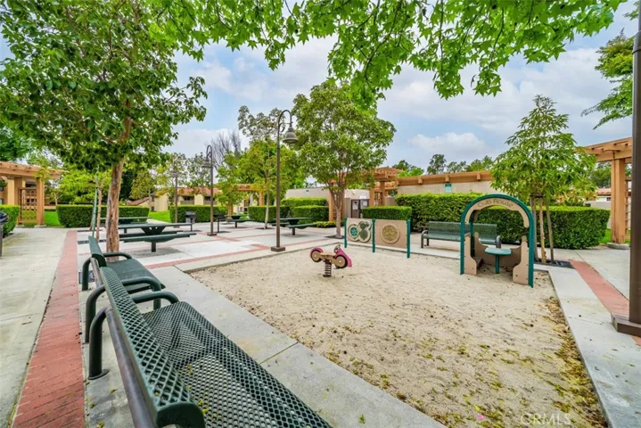 16 Georgetown 8, Irvine, California 92612