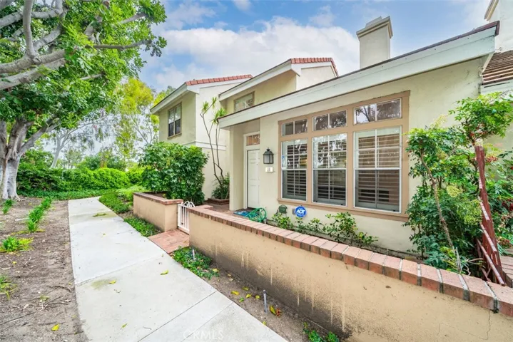 16 Georgetown 8, Irvine, California 92612