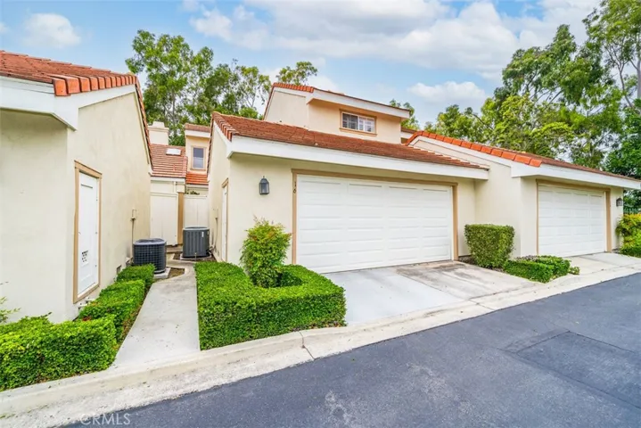 16 Georgetown 8, Irvine, California 92612