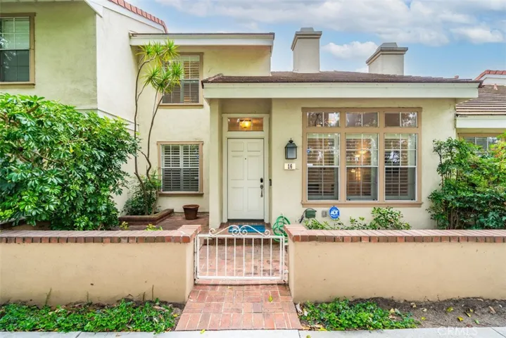 16 Georgetown 8, Irvine, California 92612