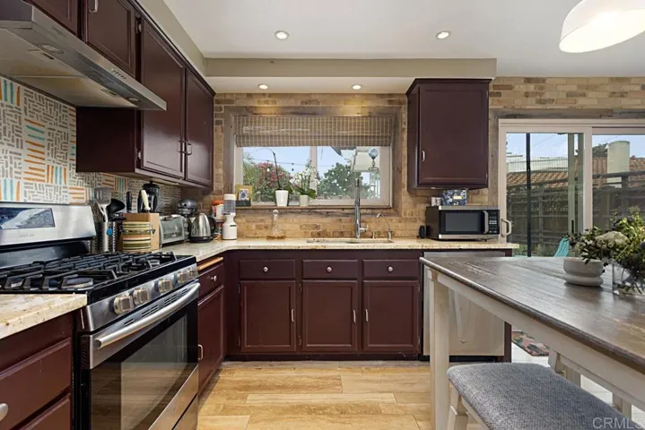 277 Manzanita Drive, Oceanside, California 92057