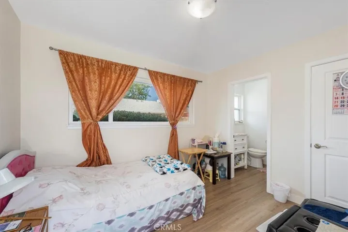 187 W Bay Boulevard, Port Hueneme, California 93041