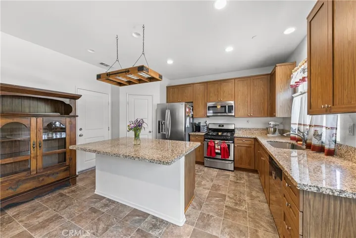 30015 Victoria Way, Lake Elsinore, California 92530