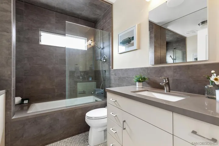 1405 Torrance, San Diego, California 92103