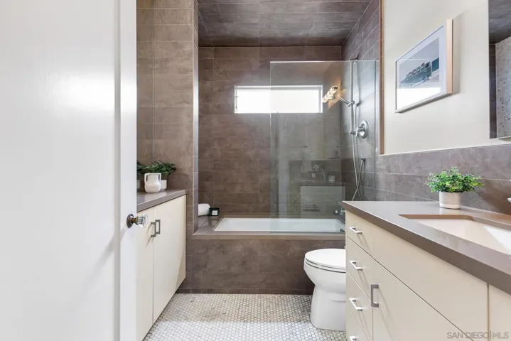 1405 Torrance, San Diego, California 92103