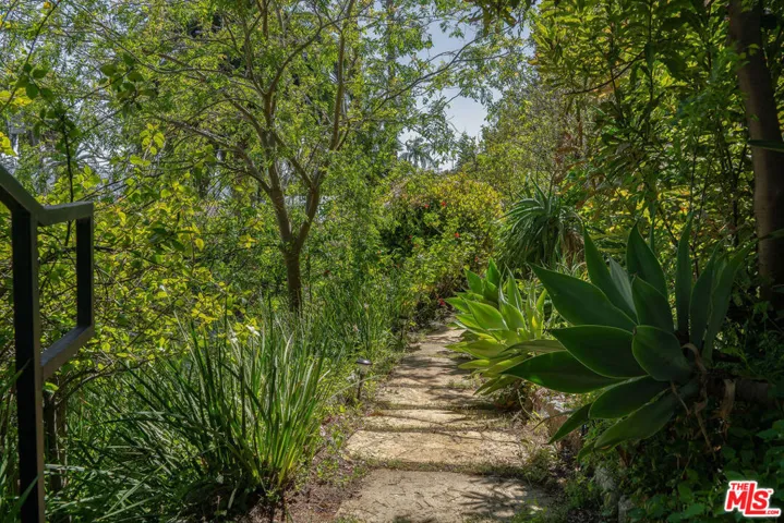 , Los Angeles, California 90069