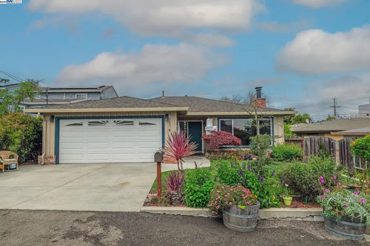 2594 Stanton Hill Rd, Castro Valley, California 94546
