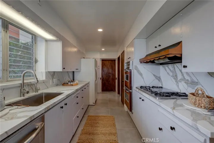 4612 Beauvais Road, Rancho Palos Verdes, California 90275